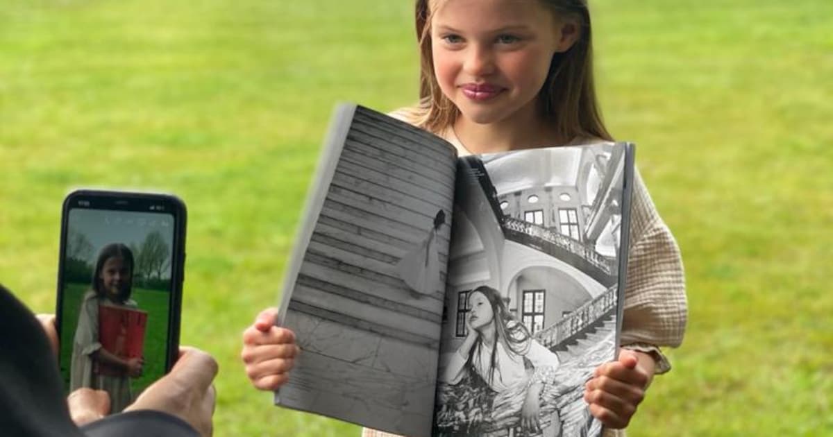 Joeke (8) als een van de jongste modellen ooit in modetijdschrift Vogue ...