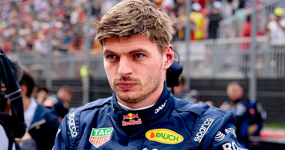 Max Verstappen wijst na teleurstellende kwalificatie met vinger naar ...