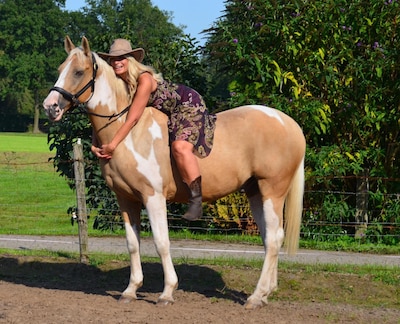 ‘Heb ik vandaag al gezegd hoeveel ik van je hou?’, appt Petra (58) elke dag naar Gerben. Ook op haar