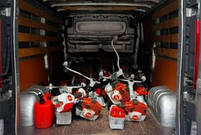 Dief steelt bosmaaiers in Holten: politie spoort verdachte op dankzij tracker