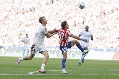 Real Madrid op achterstand in derby bij Atlético, rode kaart voor Huijsen