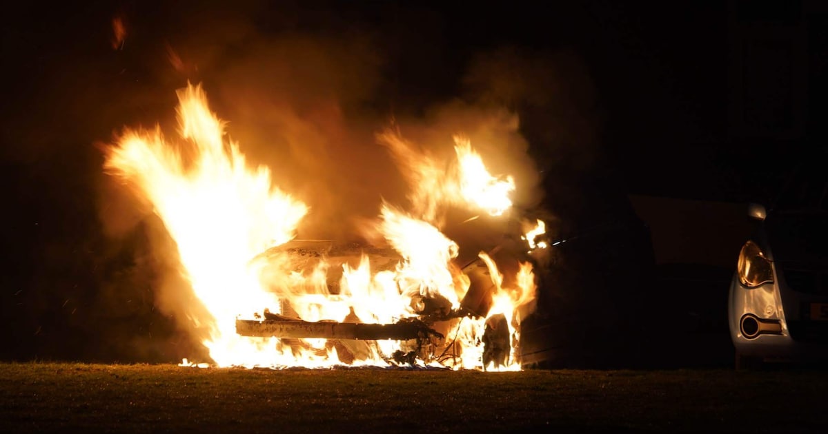 Opnieuw auto in brand in Assen: politie onderzoekt brandstichting