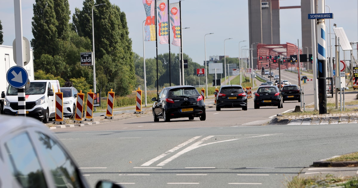 Kapotte camera’s boven wisselstrook Spijkenisserbrug worden vrijdag gerepareerd