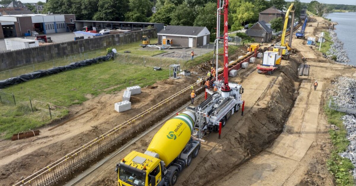 Dag van de Bouw in Belfeld opent bouwterrein | Venlo | AD.nl