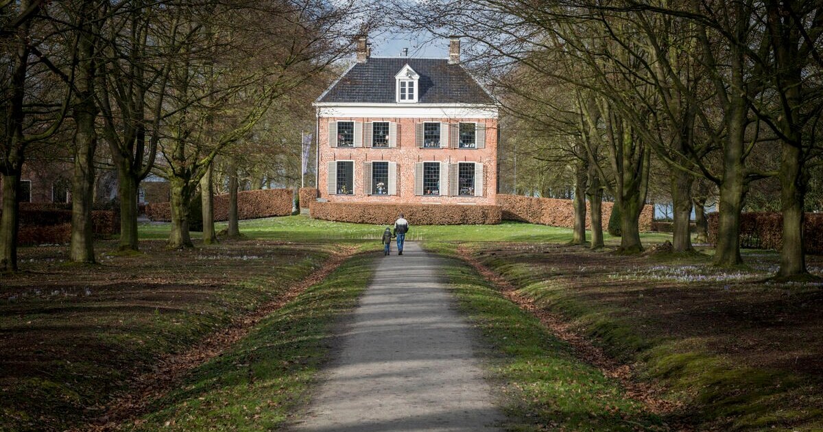 Lezing en excursie bij Ennemaborg in Midwolda