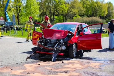 Twee gewonden en flinke ravage na ongeluk in Wenum Wiesel