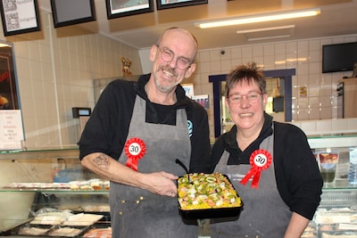 Ruud en Lilian vieren jubileum goedlopende viswinkel: ‘Wil je tarbot eten, kan dat ook’
