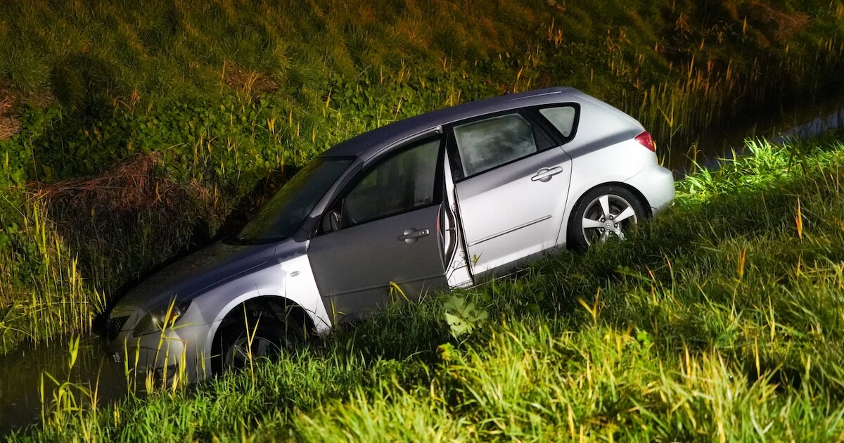 Automobilist rijdt water in langs N505 bij Grootebroek