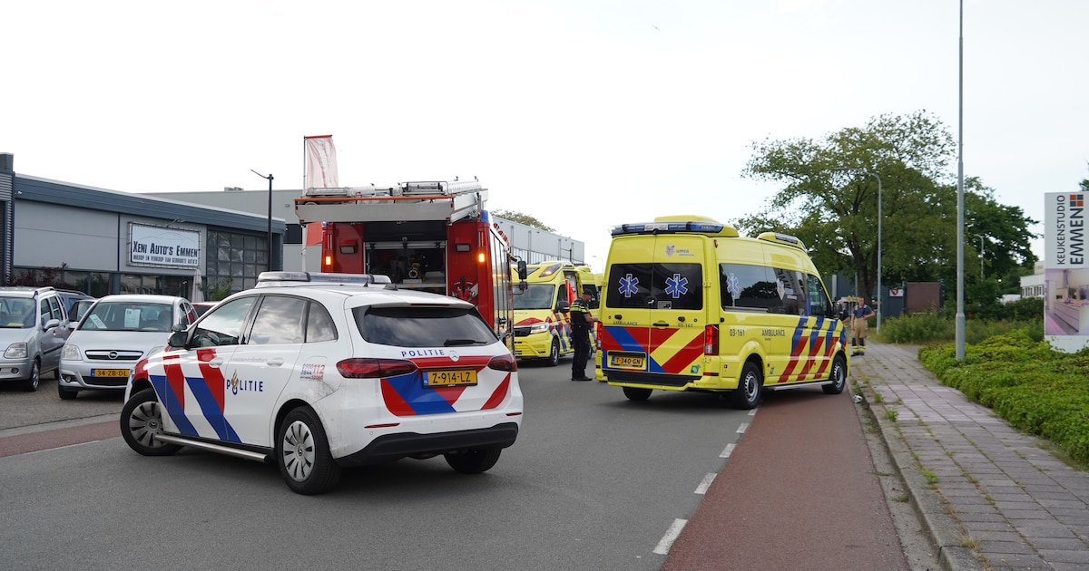 Fietser (71) overleden na botsing met automobilist op Jules Verneweg in Emmen