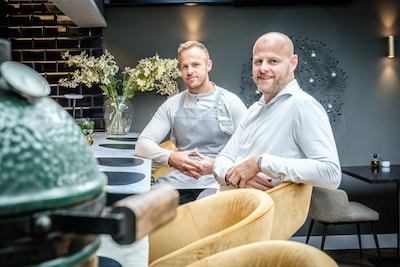 Twee gepassioneerde broers bieden bij de Vrijstad een zonnige lunch met verfijnde en verse smaken
