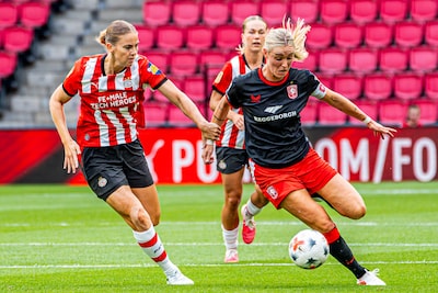 Mijlpaal in vrouwenvoetbal: zes Nederlandse clubs tekenen eerste gezamenlijke cao