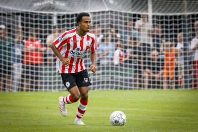 Langer verblijf ‘groeibriljantje’ Marvin Young schept verwachtingen bij Sparta: ‘Goed dat ik druk heb’