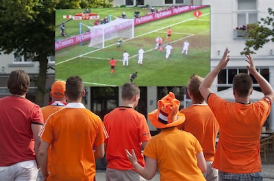 Feestjuh! Hier kijk je Nederland - Zweden op groot scherm in Den Haag