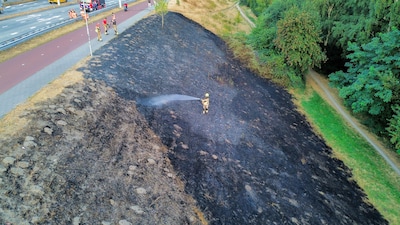 Flink stuk berm in brand in Nijmegen