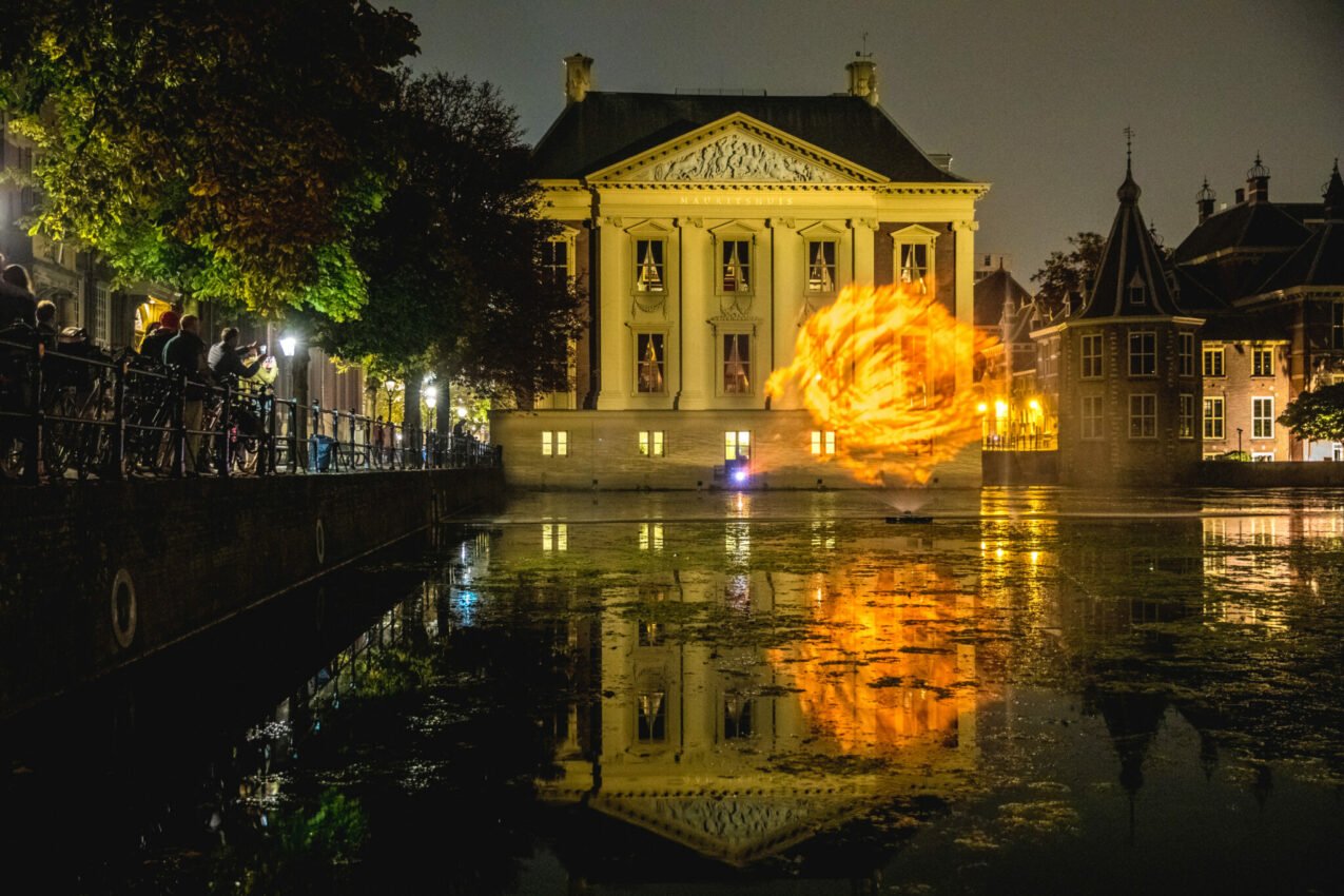 POV: je luistert naar een nieuwe podcast en ontdekt dat het Mauritshuis een bizar verleden heeft