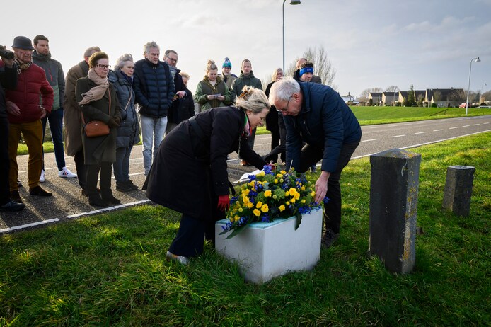 Papendrecht herdenkt slachtoffers Watersnoodramp op de plek waar de ...