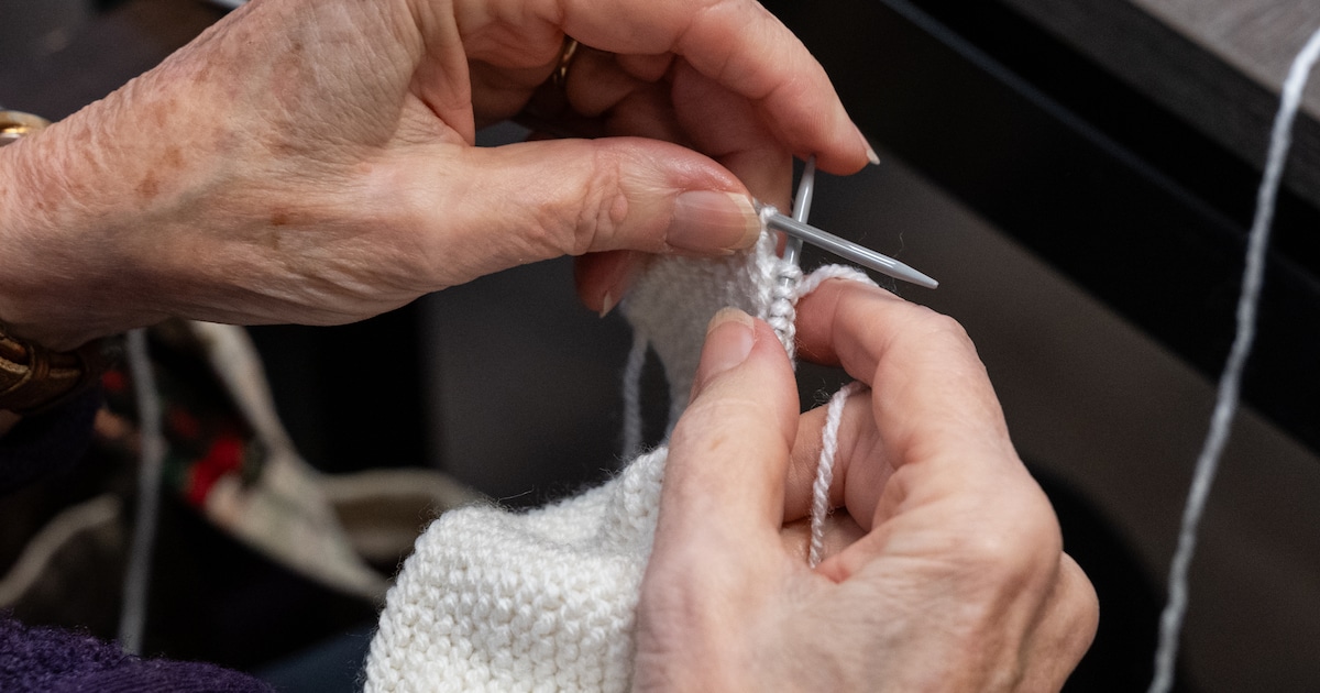 Handwerkcafé start in dorpshuis De Zandlooper in Lewedorp