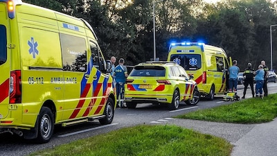 Jonge fietser raakt ernstig gewond bij aanrijding in Enschede, Duits traumateam ingevlogen