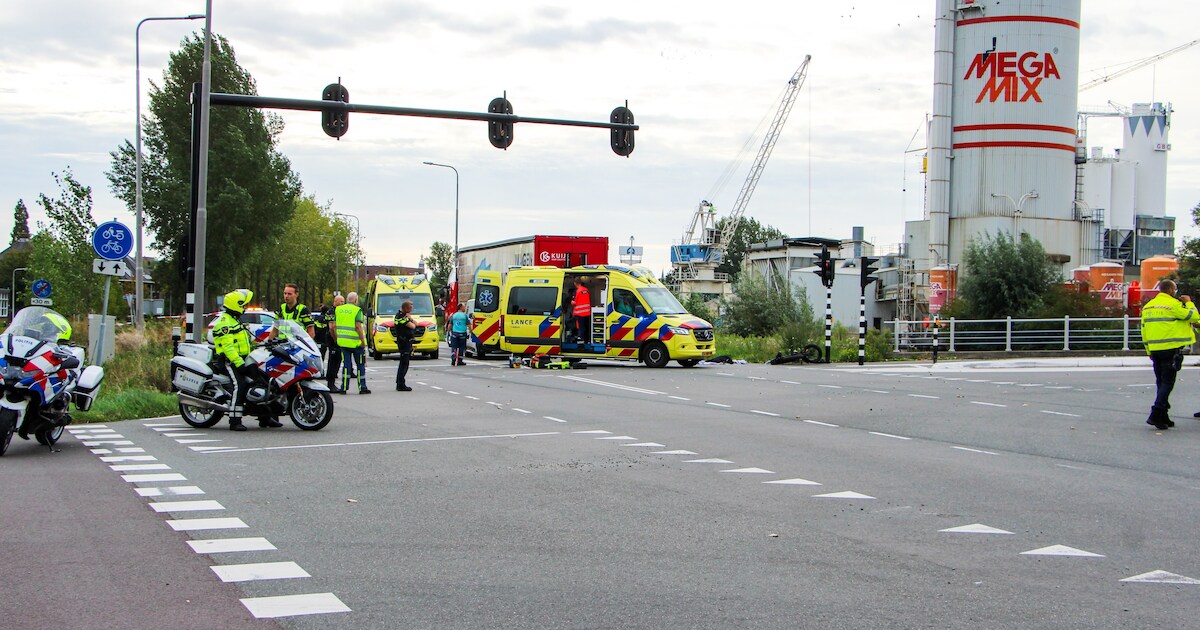 Ernstig ongeluk in Gouda: fatbiker zwaargewond na botsing met vrachtwagen