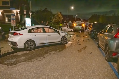 Auto en bestelbus botsen in Vinkeveen: bestuurder verdacht van drugsgebruik