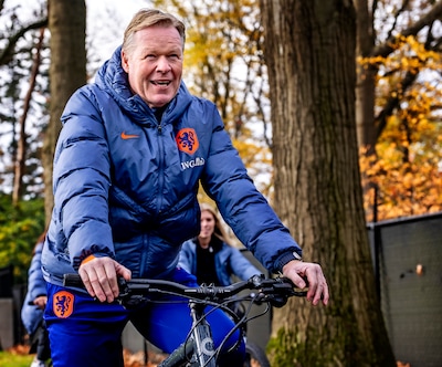 Voetbalpodcast | ‘Ik snap dat de KNVB en Koeman hun toekomst in het midden laten’