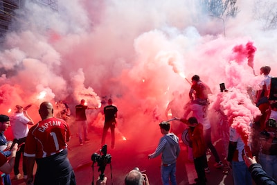 Ondanks vuurwerkverbod 93 mensen met brandwonden door fakkels bij huldiging PSV
