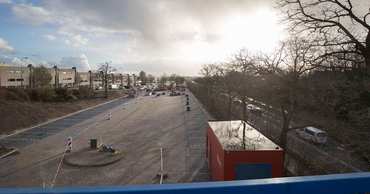 Nog even geduld voor parkerende automobilist bij station Rhenen | Regio ...