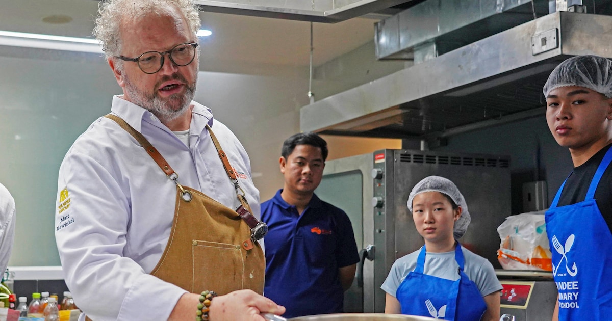 Marc werkte zich vanuit Amersfoorts volksbuurtje op tot chef-kok, nu geeft hij jongeren in Bangkok d