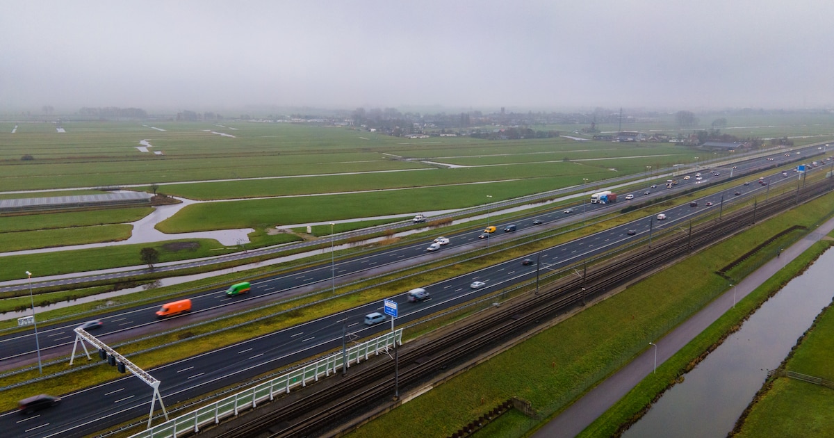 A44 bij Leimuiden nog dicht door storing, ook vrijdagochtend lange file op A4 tussen Den Haag en Ams
