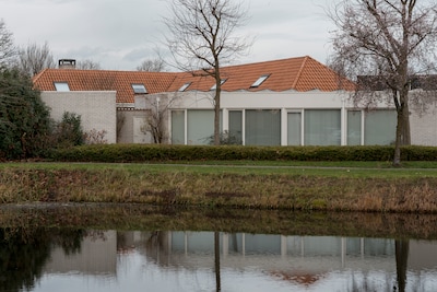 Omstreden bouwbedrijf moet schuld snel terugbetalen, vastgoed in de verkoop