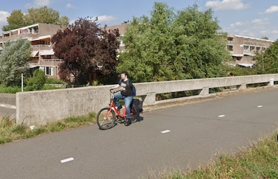 Tunneltje in Zeist transformeert tot woonkamer in kerstsfeer (om donker hoekje veiliger te laten voe