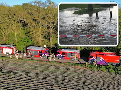 Brandweer rukt uit voor bosbrand: even verderop sinkhole door gesprongen waterleiding