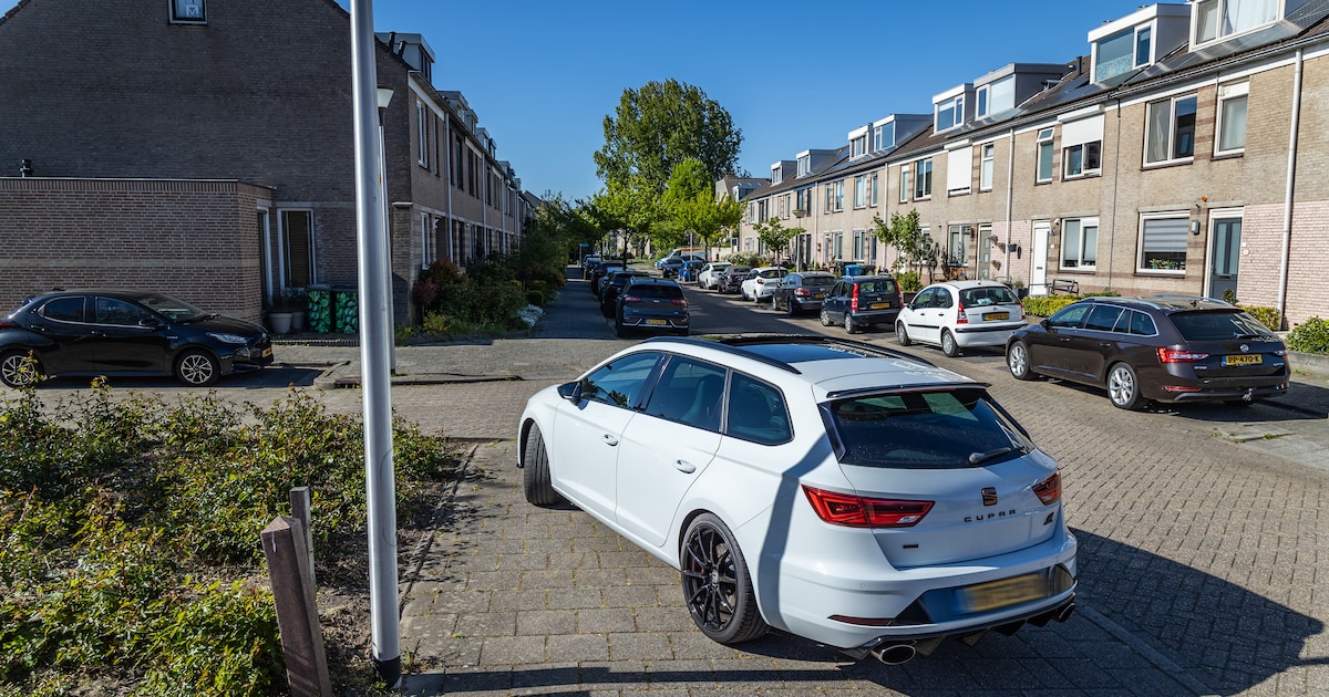 Waarom bewoners in Klapwijk massaal fout parkeren: ‘Niet alsof wij het fijn vinden’