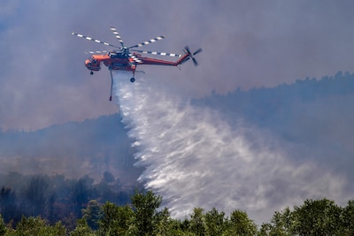 Blushelikopter stort neer bij natuurbrand in Utah, toestand van 2 inzittenden onbekend