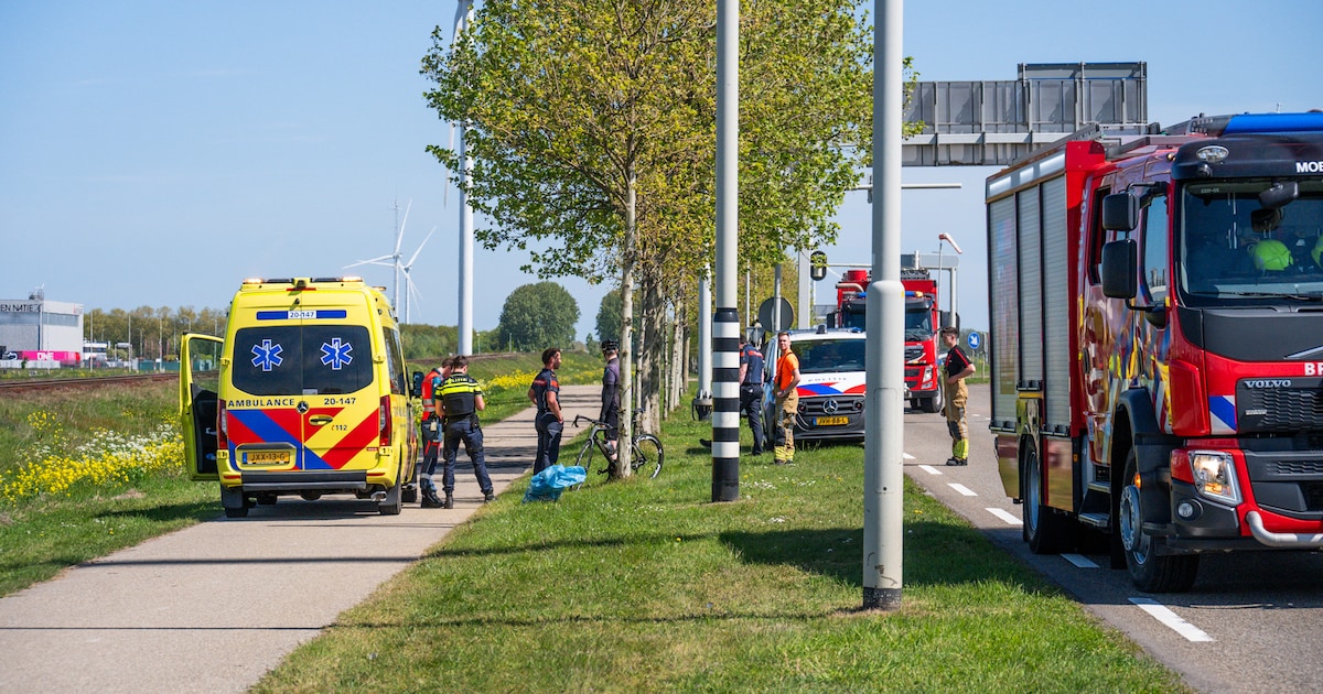 Wielrenner met spoed naar ziekenhuis na ongeval in Moerdijk