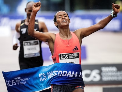 Buze Diriba loopt parkoersrecord marathon Amsterdam, ook Ethiopische zege bij mannen