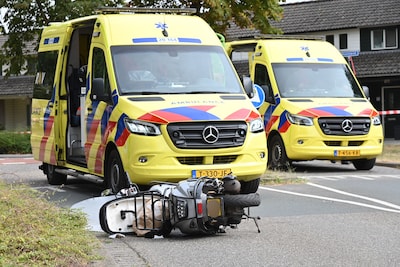 Twee vrouwen ernstig gewond bij botsing tussen scooter en auto in Breda