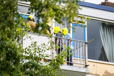 Bewoners vast op balkon door brand in flat in Vlaardingen