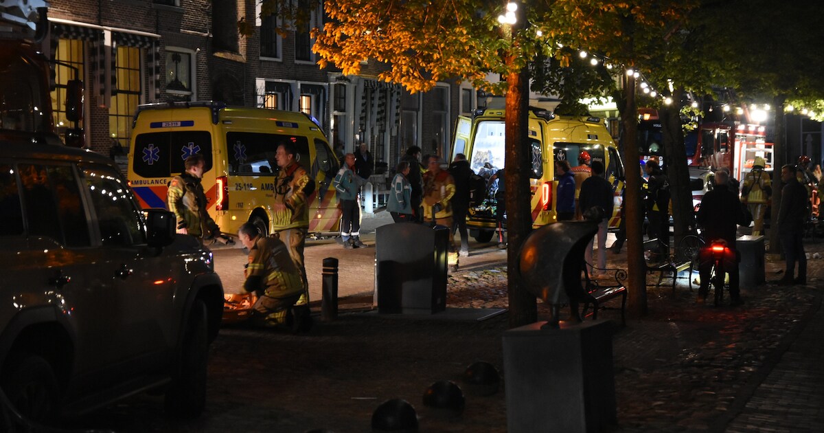 Man valt in ruim van skutsje in Blokzijl | Steenwijkerland