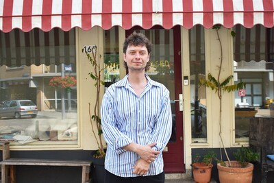 Pawel opent een Pools buurtcafé in Kralingen: 'Er staat altijd pierogi op het menu'