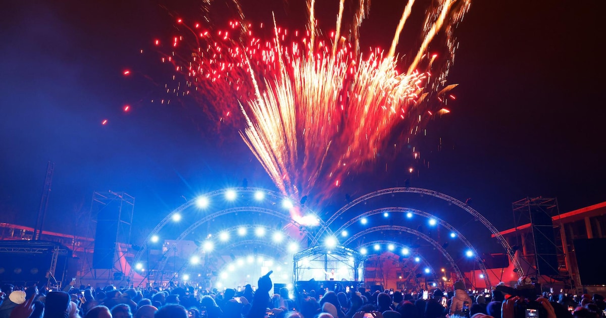 Hilversum viert jaarwisseling met vuurwerkshow op Marktplein