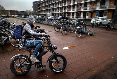 Tieners op fatbikes bezorgen Helmond grote ergernis: ‘In het centrum is het één grote ellende’