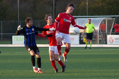 Hooglanderveen schrijft historie, Spakenburg schuift op en APWC verliest weer: dit is het voetbalove