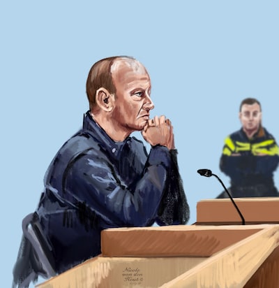 Paul M. (55) stak willekeurige winkelmedewerkster in Amersfoort neer en bestelde daarna een cappucci