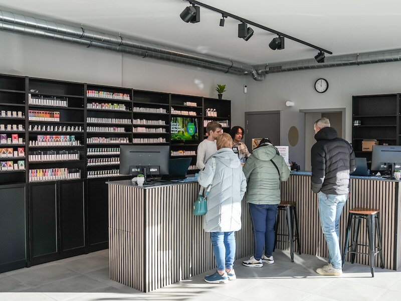 elfbar nachfüll pod läuft aus Artison Vape & Smoke Downtown in Victoria, Canada - reviews,open  hours,photo spots, things to do main image 0
