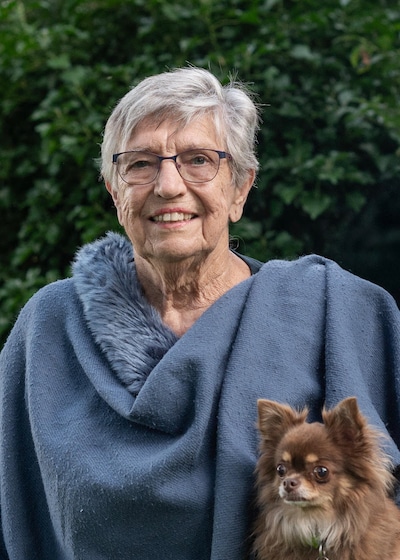 Sportieve en nuchtere wiskundedocent Tine (1941-2026) was één van de eerste moeders die weer ging we
