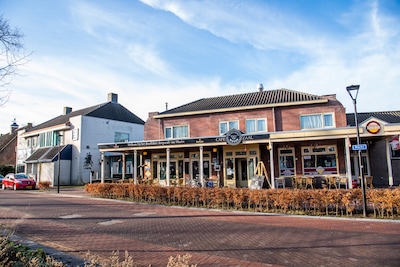 Plannen voor nieuwe horecagelegenheid en appartementen aan de Markt in Waalre