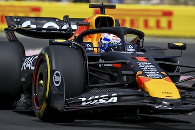 Max Verstappen op ruim een seconde achterstand, McLaren rijdt op ander niveau