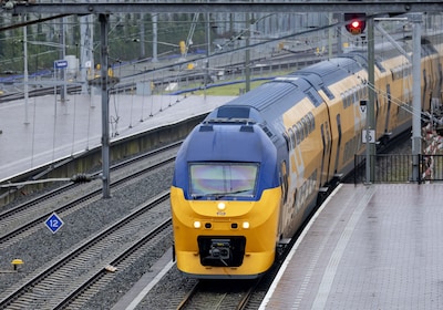 Vrijdagochtend weer treinen tussen Utrecht en Den Bosch, herstel spoor bij Meteren op schema