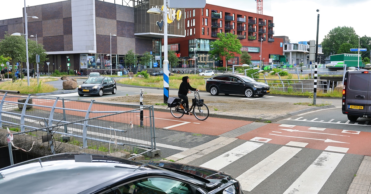 Lezers zijn verdeeld over nieuwe plannen voor rotonde De Nieuwe Poort